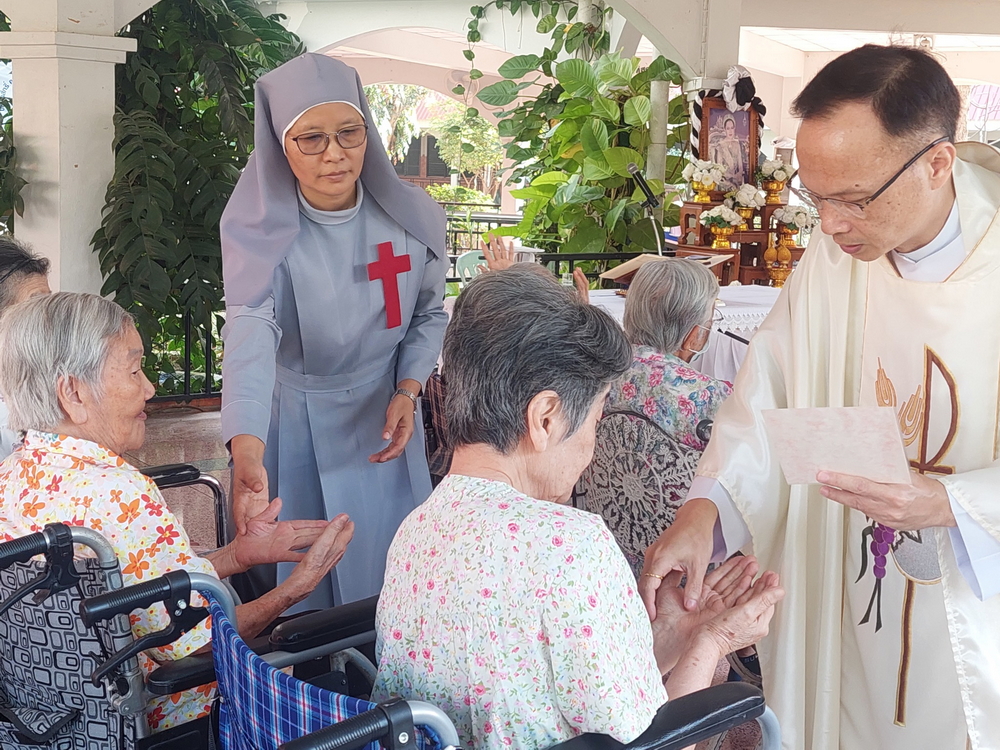 พิธีบูชาขอบพระคุณ โปรดศีลเจิมคนไข้ ที่บ้านเบธานี โอกาสวันผู้ป่วยสากลครั้งที่ 34
