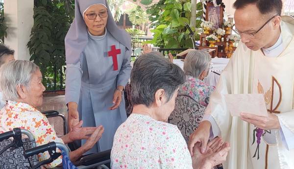 พิธีบูชาขอบพระคุณ โปรดศีลเจิมคนไข้ ที่บ้านเบธานี โอกาสวันผู้ป่วยสากลครั้งที่ 34 