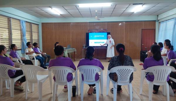 เจ้าหน้าที่ของบ้านเบธานี ทุกคนเข้ารับการอบรมประจำเดือน